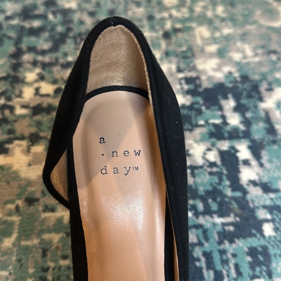 A. New Day Heels - Picture 4 of 4